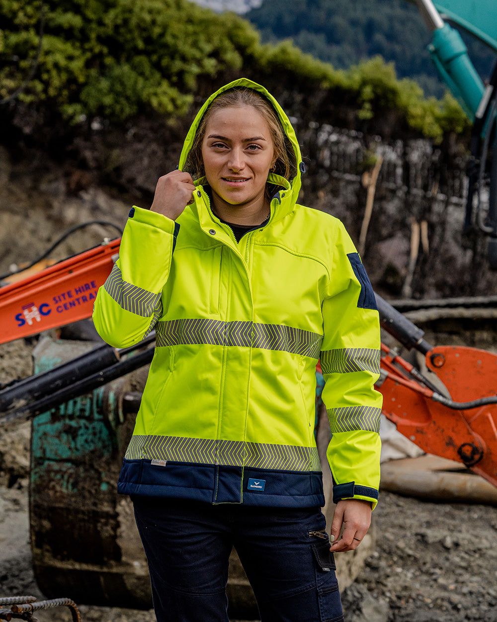 Ellis Hi-Vis Softshell in Fluoro Yellow & Navy