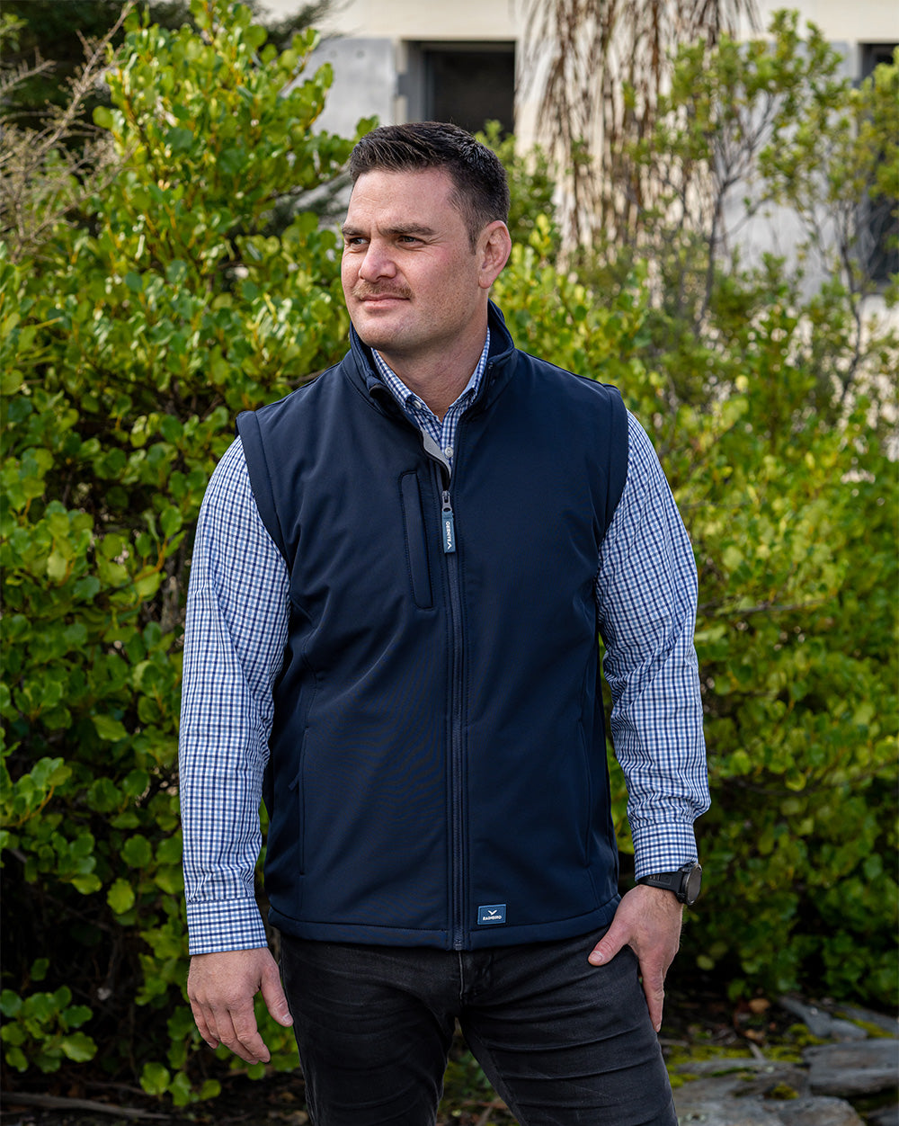 Solid Landy Softshell Jacket in Navy