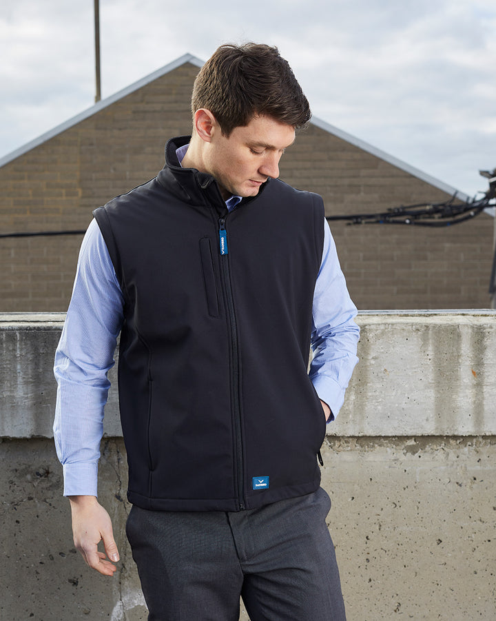 Solid Landy Softshell Jacket in Black